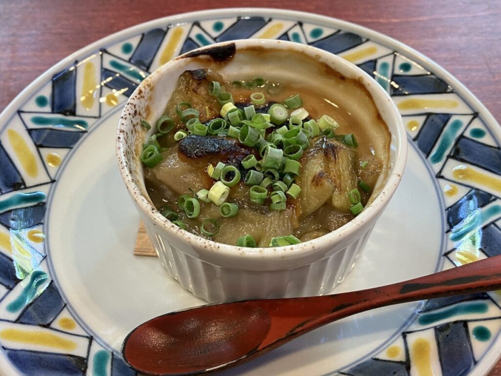 茄子と胡麻豆腐の田楽（日本料理かわうち）