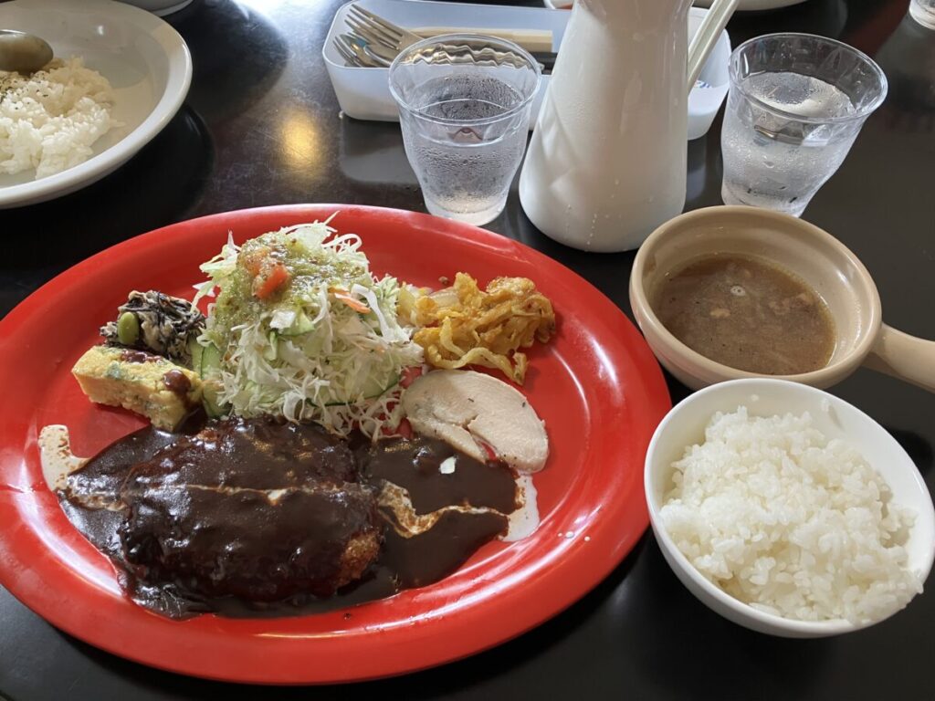 にこのいつでも定食デミグラスソースのハンバーグ(かふぇにこ)