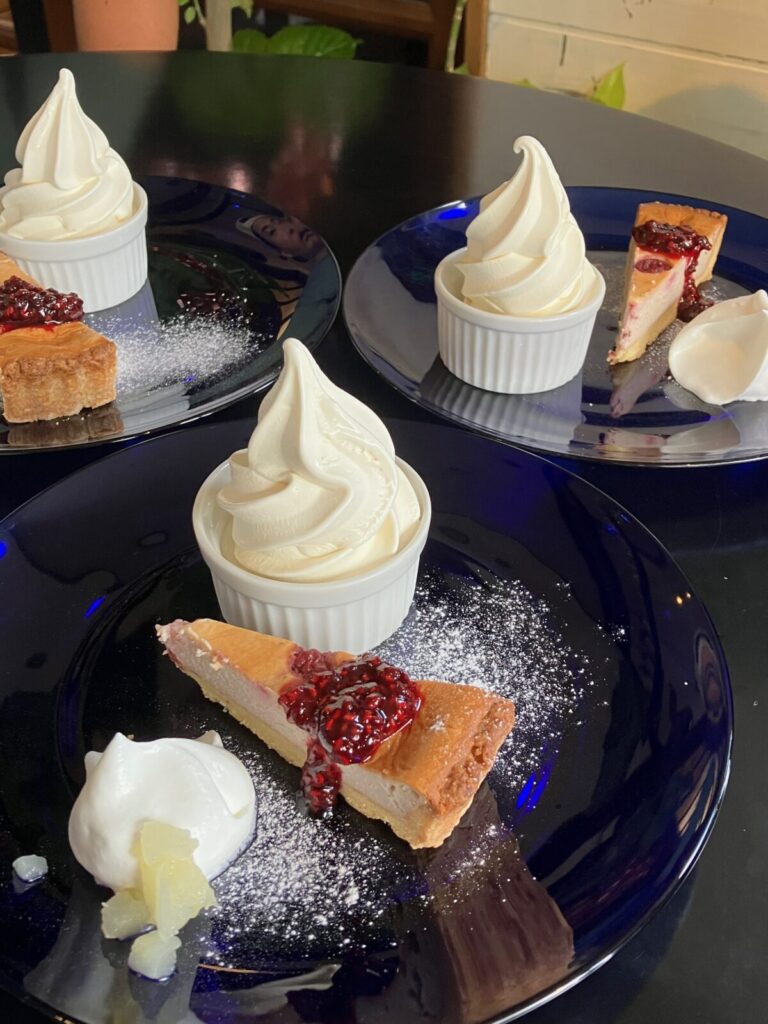 デザート ラズベリーのチーズケーキ ミニソフトつき(かふぇにこ)