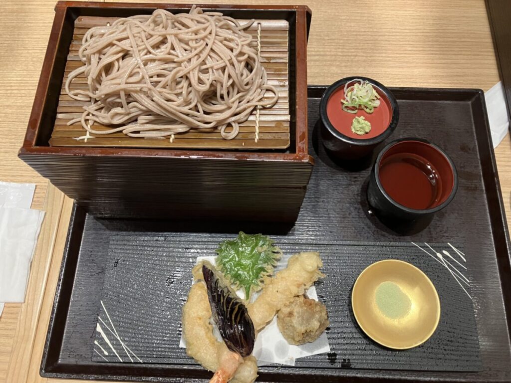 天ぷらと十割せいろ3段（そば処花凛）