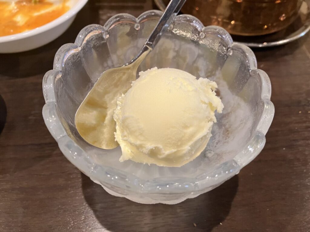 レディースセットのアイスクリーム（インド料理ガンジス川）