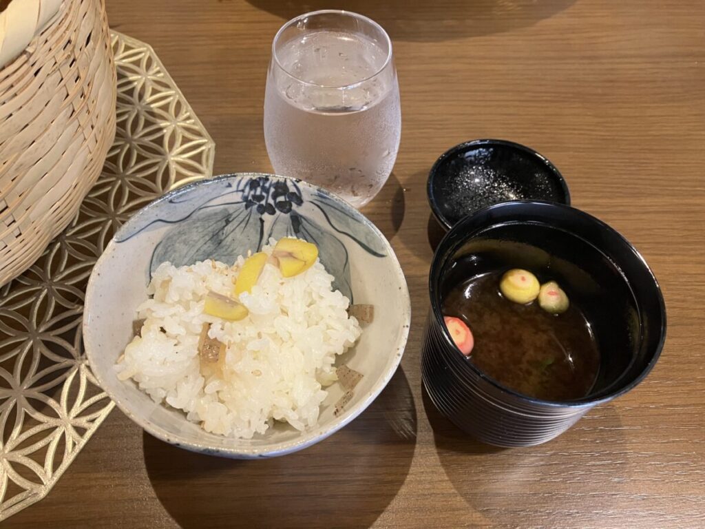 【食事】栗ご飯、お味噌汁（おりょうり椿や）