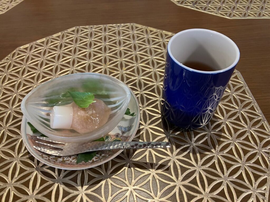 【水菓子】無花果コンポートとお茶（おりょうり椿や）